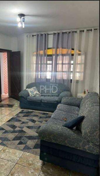 Sobrado à venda com 3 quartos, 200m² - Foto 1