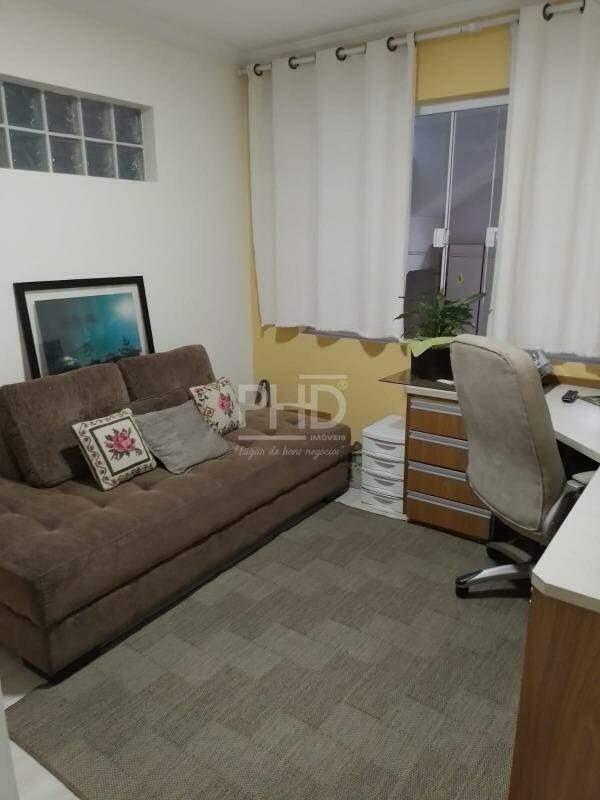 Sobrado à venda com 4 quartos, 227m² - Foto 2