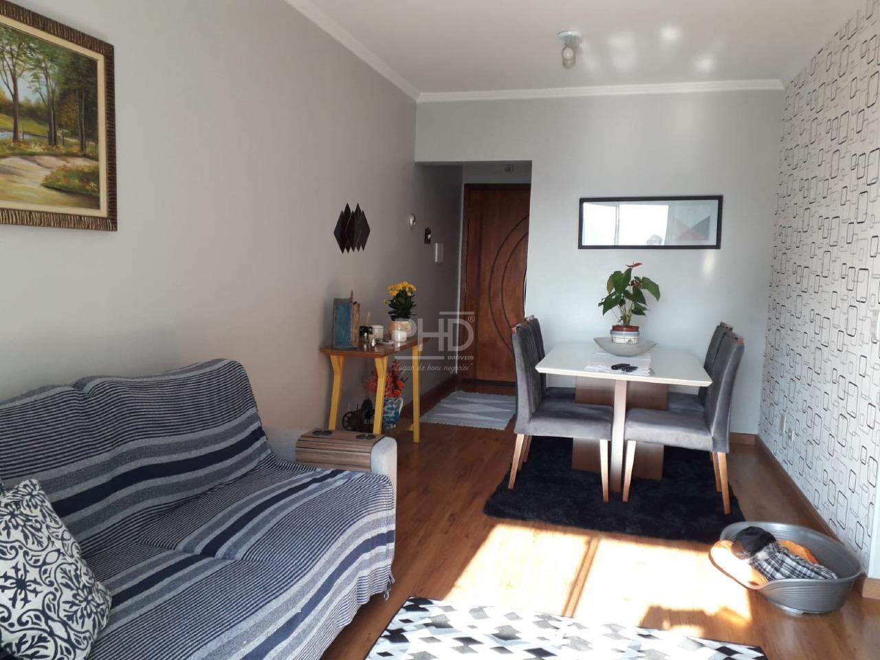 Apartamento à venda com 2 quartos, 70m² - Foto 2