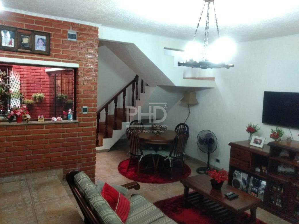 Sobrado à venda com 2 quartos, 250m² - Foto 1