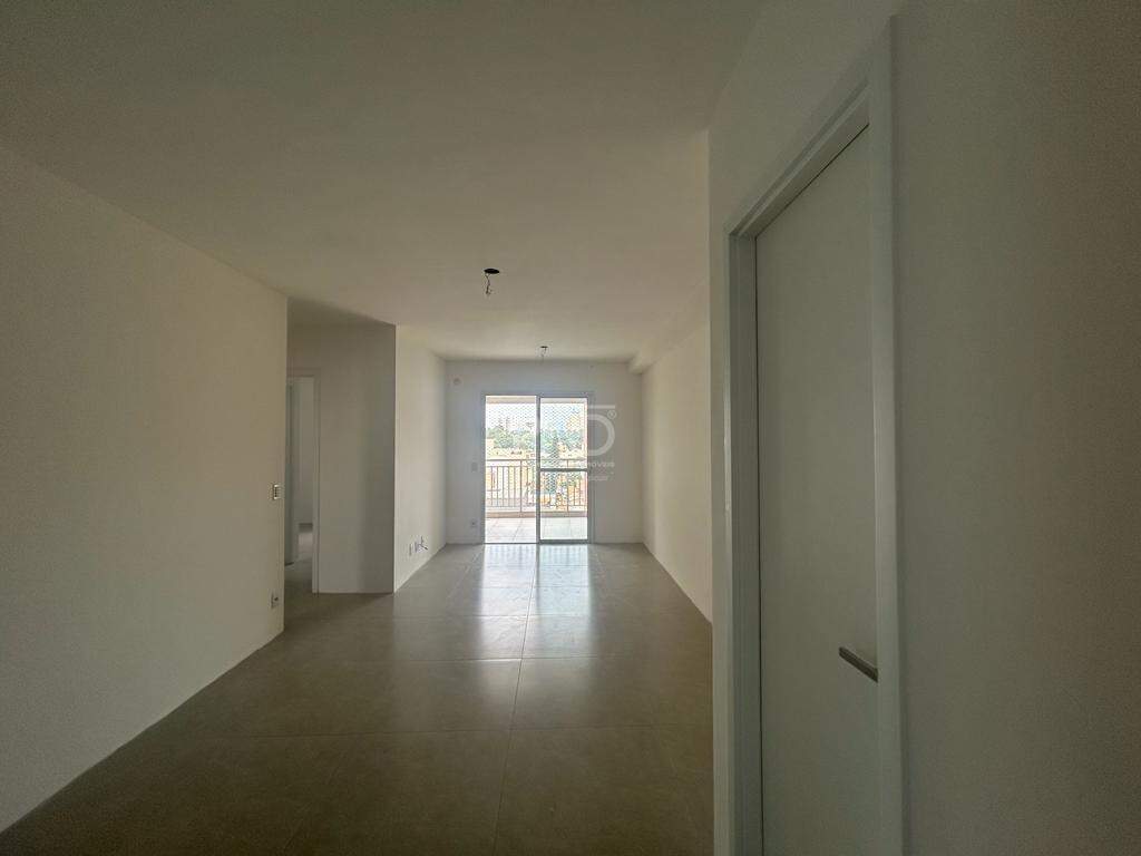 Apartamento à venda com 2 quartos, 68m² - Foto 2