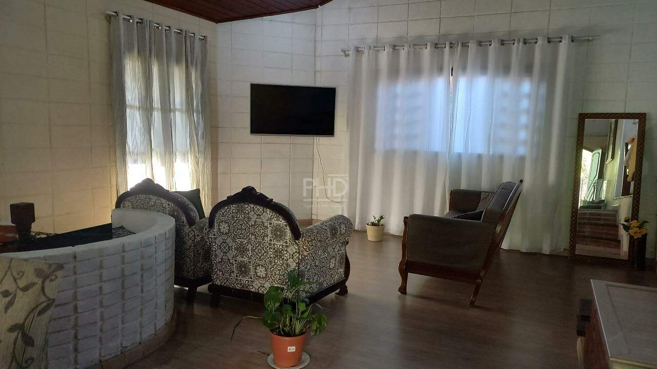 Casa à venda com 3 quartos, 302m² - Foto 3