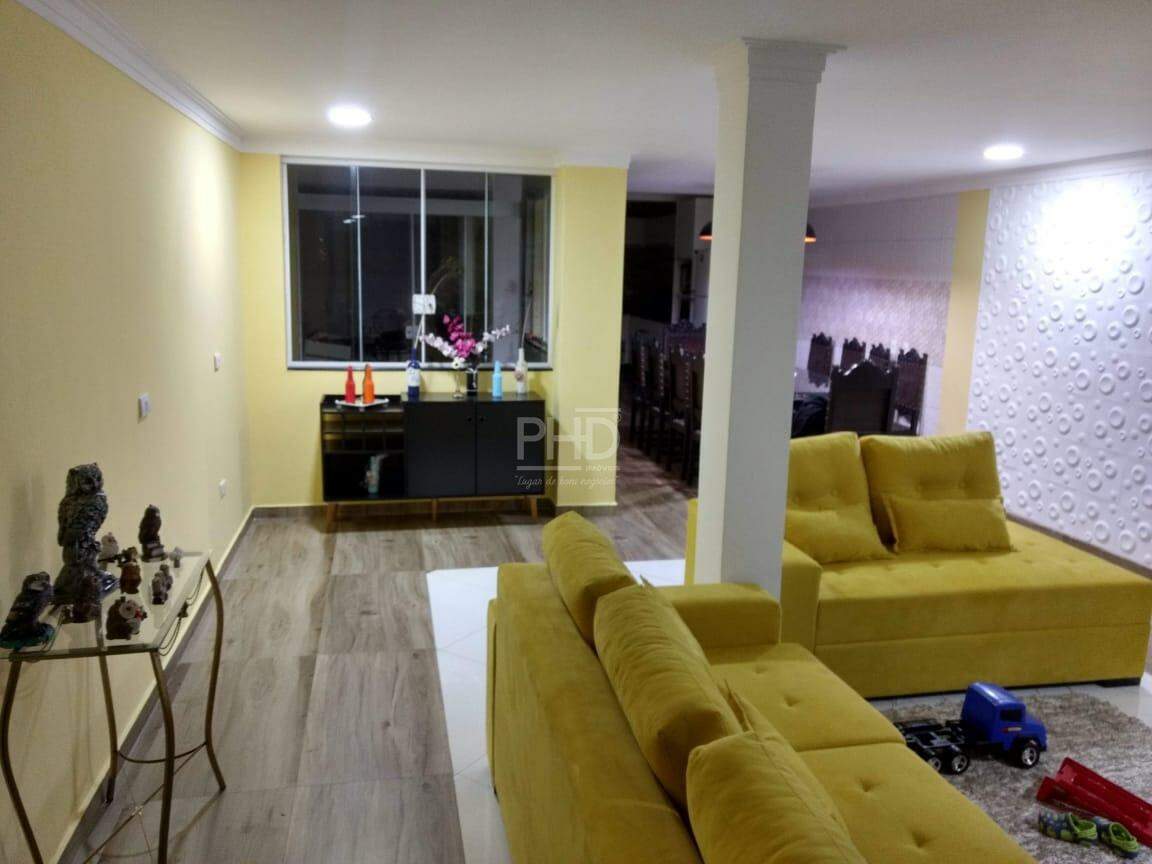 Sobrado à venda com 3 quartos, 222m² - Foto 1