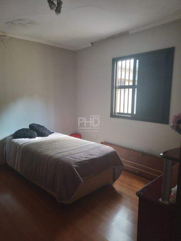 Casa à venda com 2 quartos, 300m² - Foto 8