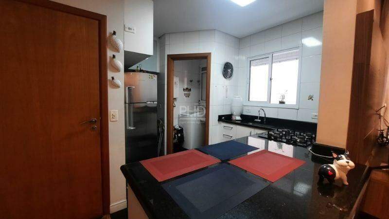 Apartamento à venda com 2 quartos, 70m² - Foto 13