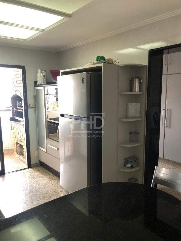 Apartamento à venda com 3 quartos, 140m² - Foto 12