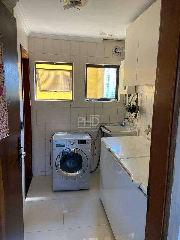 Apartamento à venda com 3 quartos, 180m² - Foto 19