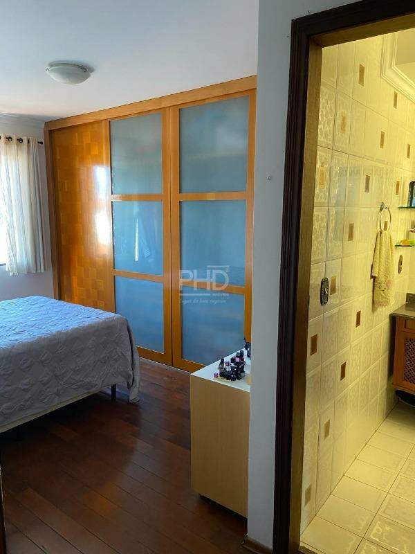 Apartamento à venda com 3 quartos, 180m² - Foto 14