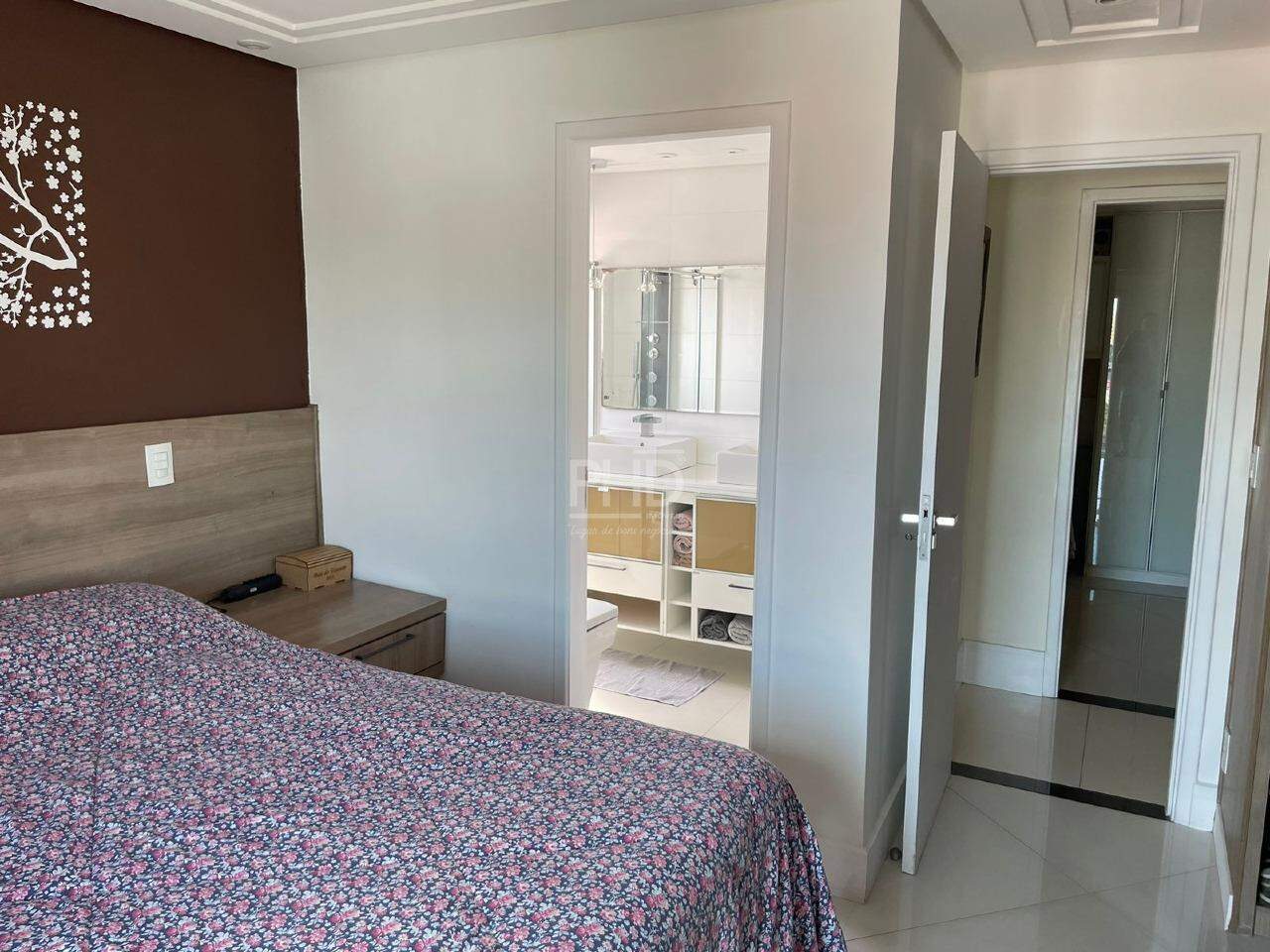 Apartamento à venda com 3 quartos, 130m² - Foto 18