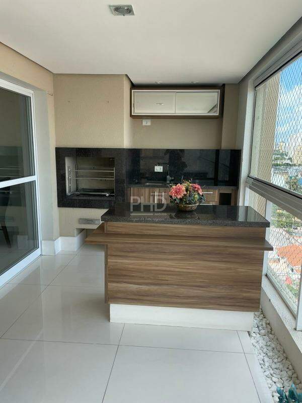 Apartamento à venda com 3 quartos, 130m² - Foto 1