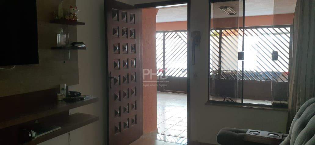 Sobrado à venda com 4 quartos, 250m² - Foto 2