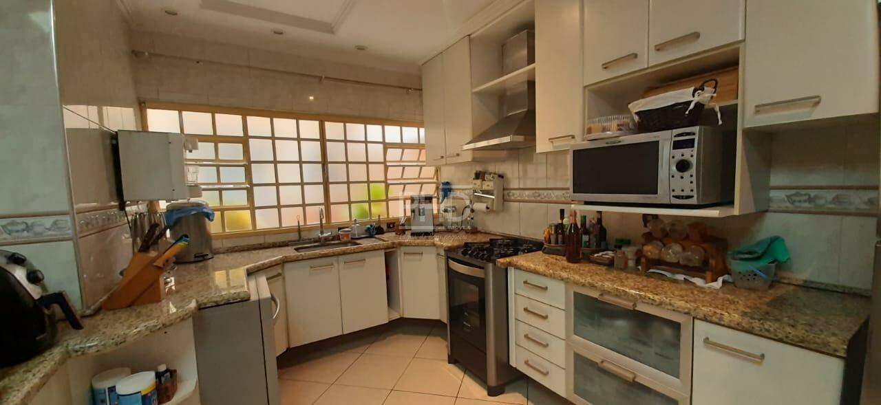 Sobrado à venda com 4 quartos, 274m² - Foto 5