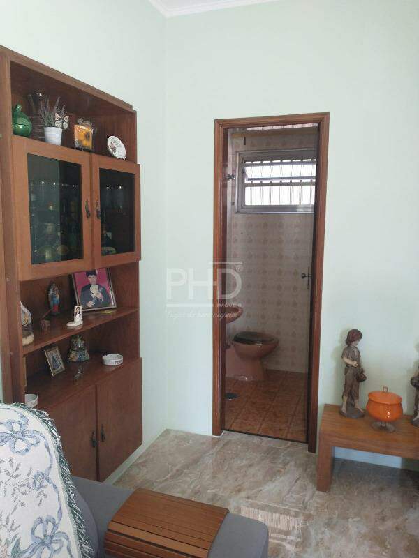 Casa para alugar com 4 quartos, 236m² - Foto 4