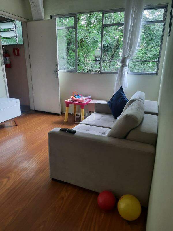 Apartamento à venda com 2 quartos, 70m² - Foto 2