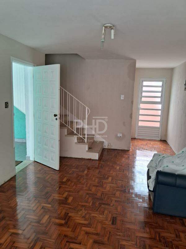 Sobrado para alugar com 3 quartos, 239m² - Foto 1