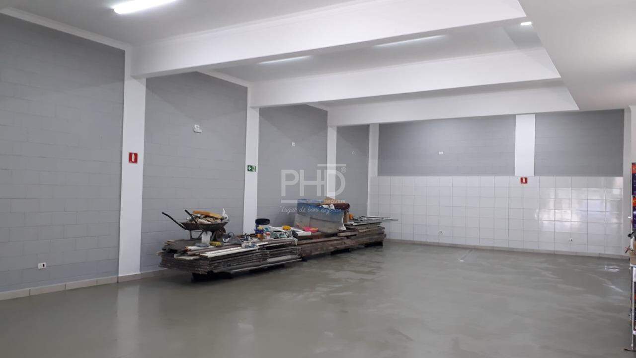 Casa Comercial à venda com 4 quartos, 537m² - Foto 2