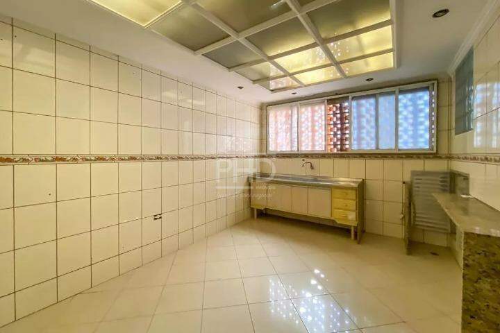 Casa à venda com 5 quartos, 338m² - Foto 19