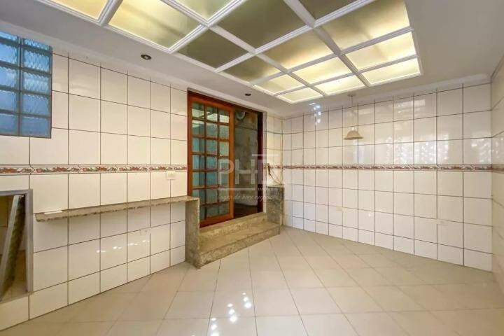 Casa à venda com 5 quartos, 338m² - Foto 17