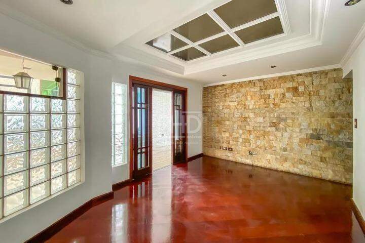 Casa à venda com 5 quartos, 338m² - Foto 1