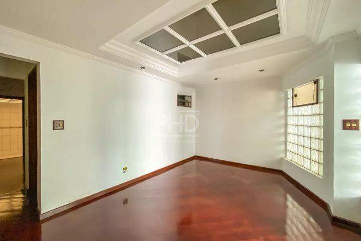 Casa à venda com 5 quartos, 338m² - Foto 3
