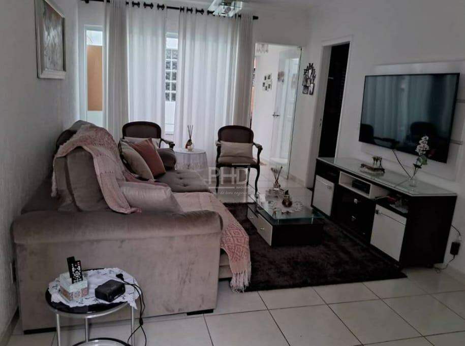 Casa à venda com 3 quartos, 200m² - Foto 2