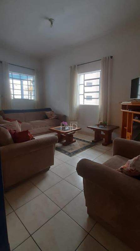 Casa à venda com 3 quartos, 170m² - Foto 1