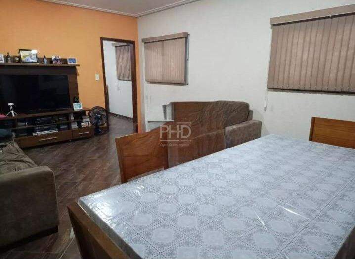 Casa à venda com 3 quartos, 200m² - Foto 2