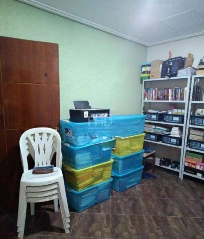 Casa à venda com 3 quartos, 200m² - Foto 13