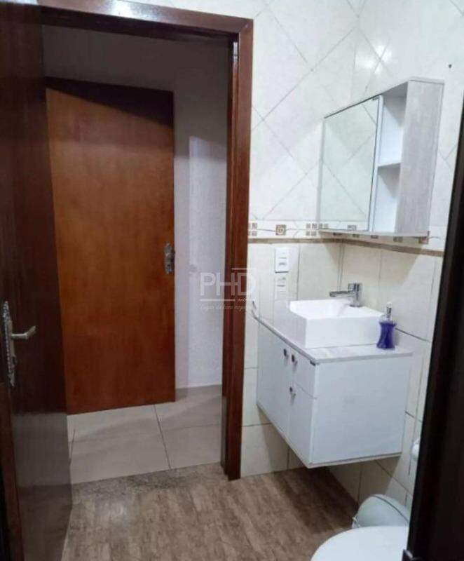 Casa à venda com 3 quartos, 200m² - Foto 15