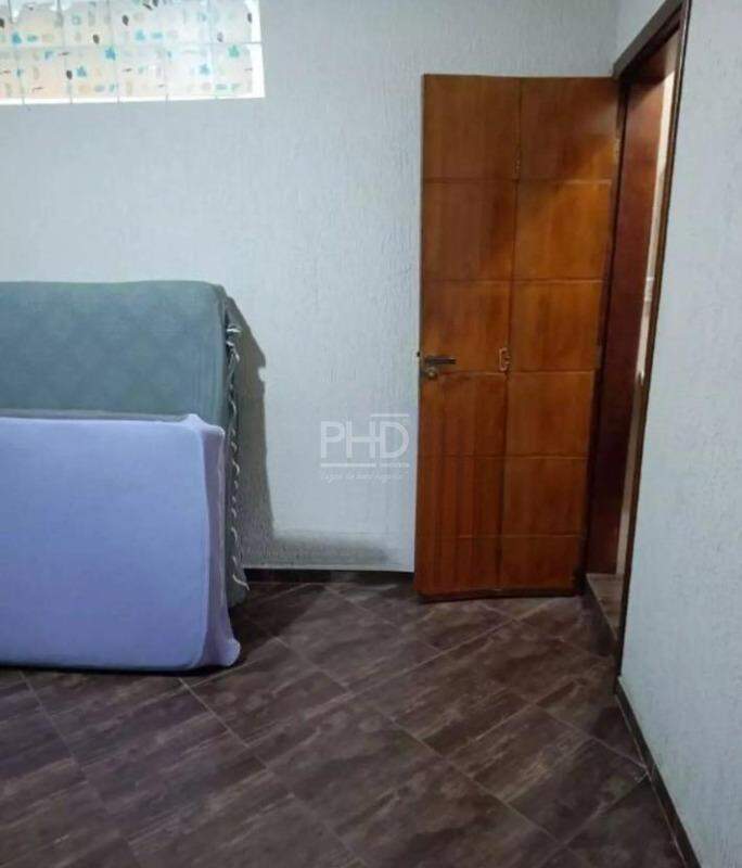 Casa à venda com 3 quartos, 200m² - Foto 11