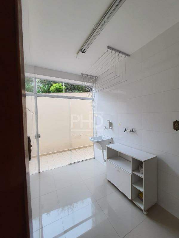 Sobrado para alugar com 3 quartos, 200m² - Foto 2