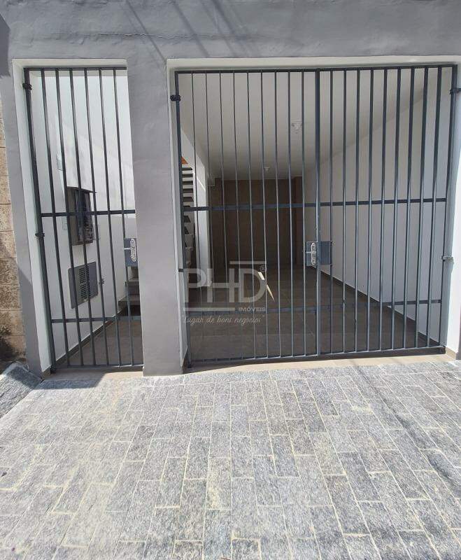 Sobrado para alugar com 2 quartos, 120m² - Foto 2