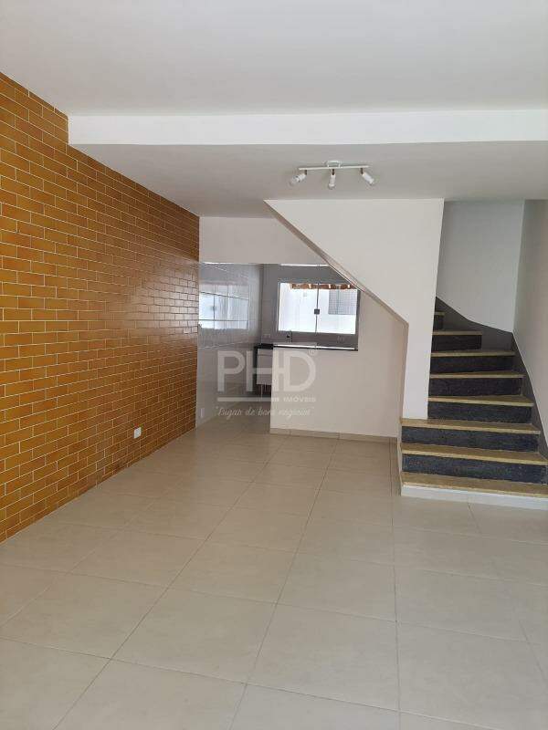 Sobrado para alugar com 2 quartos, 120m² - Foto 4