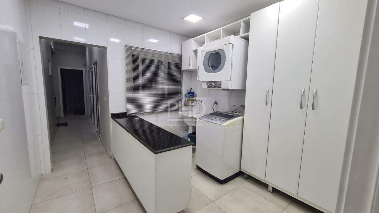 Sobrado à venda com 6 quartos, 585m² - Foto 39