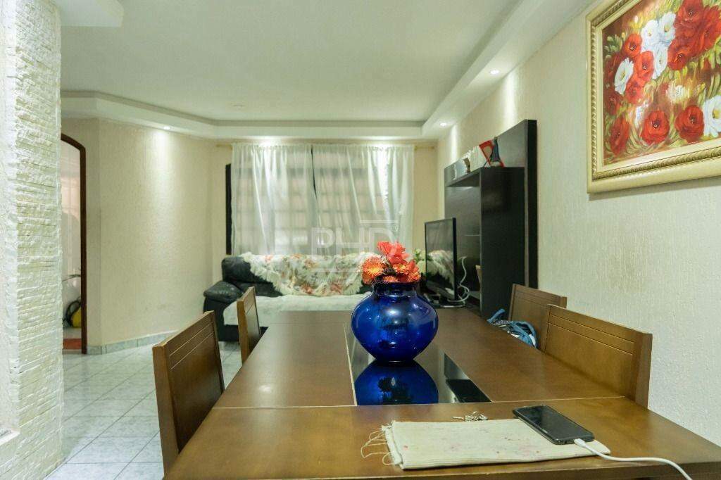 Sobrado à venda com 3 quartos, 198m² - Foto 1