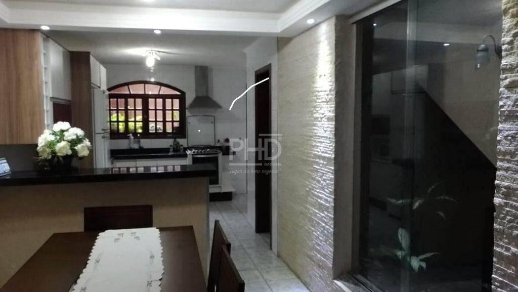 Sobrado à venda com 3 quartos, 198m² - Foto 3