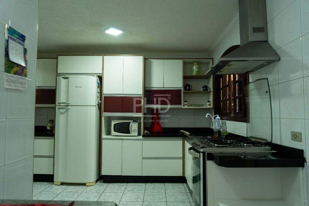 Sobrado à venda com 3 quartos, 198m² - Foto 4