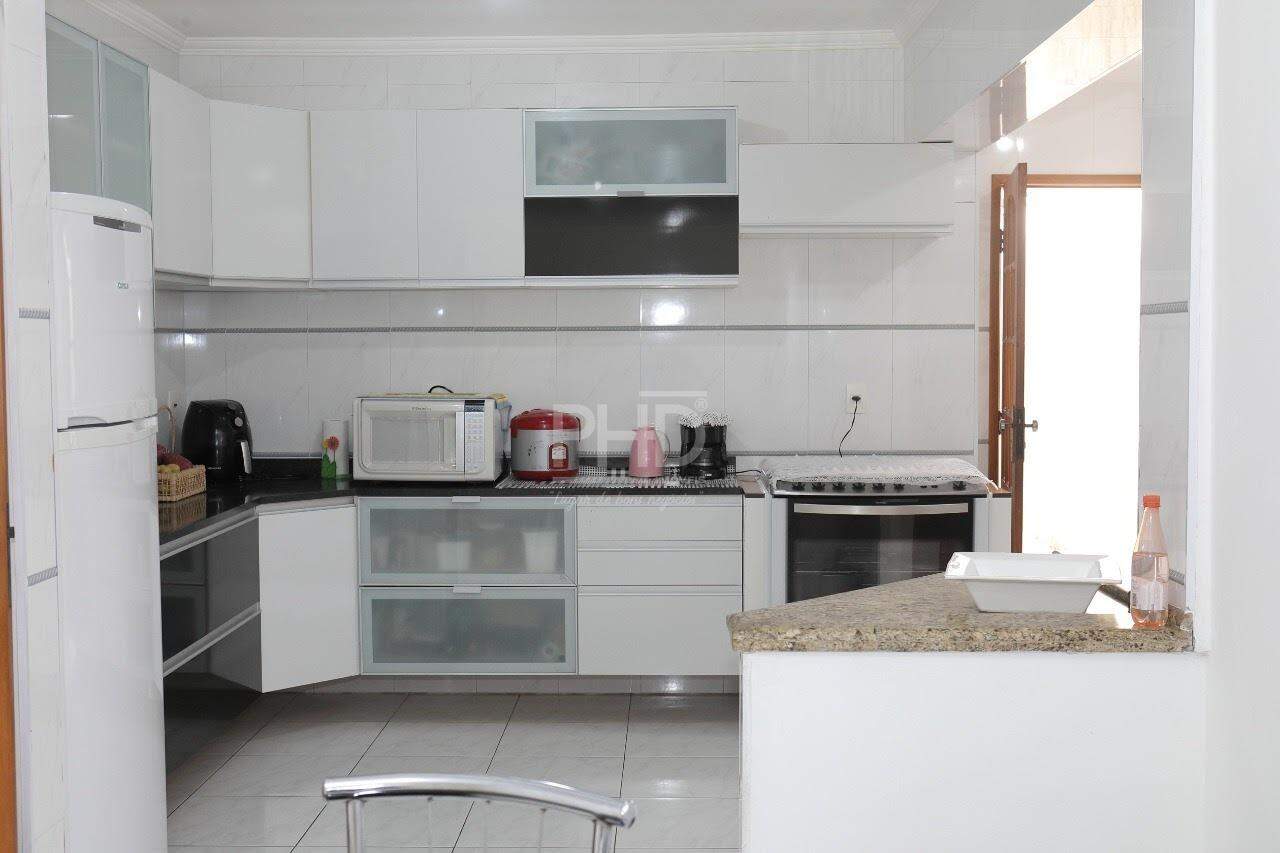 Casa à venda com 3 quartos, 160m² - Foto 8