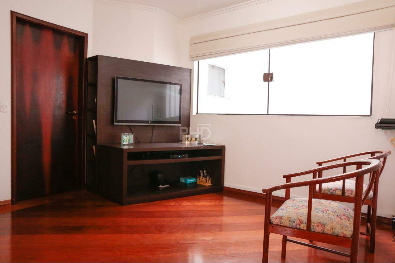 Sobrado à venda com 4 quartos, 241m² - Foto 9