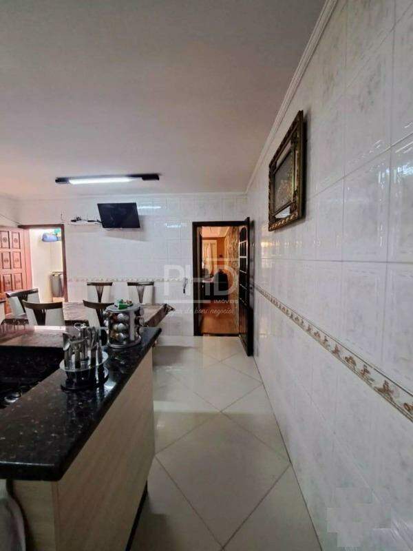 Sobrado à venda com 3 quartos, 245m² - Foto 3