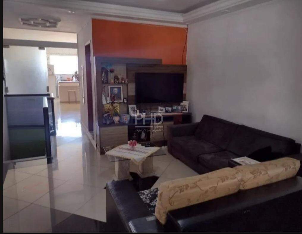 Casa à venda com 3 quartos, 394m² - Foto 2