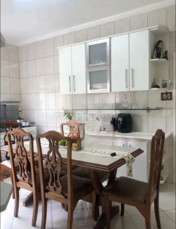 Casa à venda com 2 quartos, 162m² - Foto 1