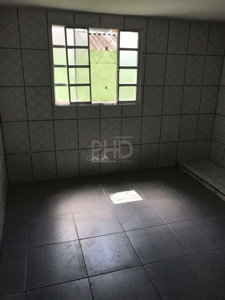 Casa à venda com 2 quartos, 180m² - Foto 2