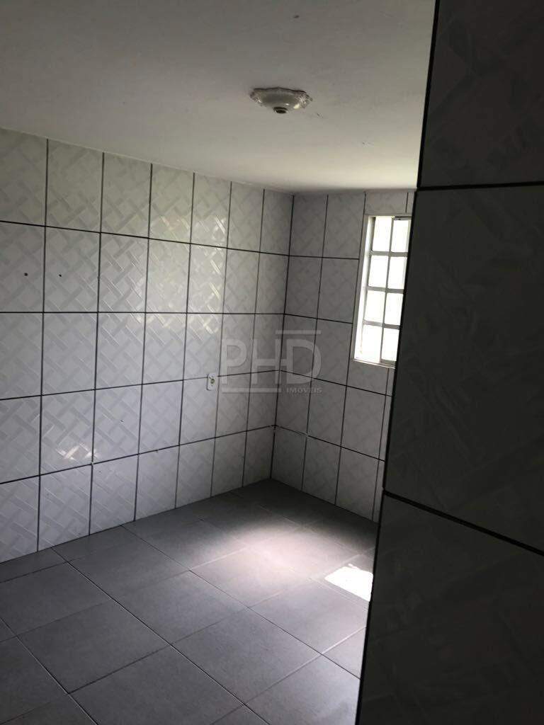 Casa à venda com 2 quartos, 180m² - Foto 4