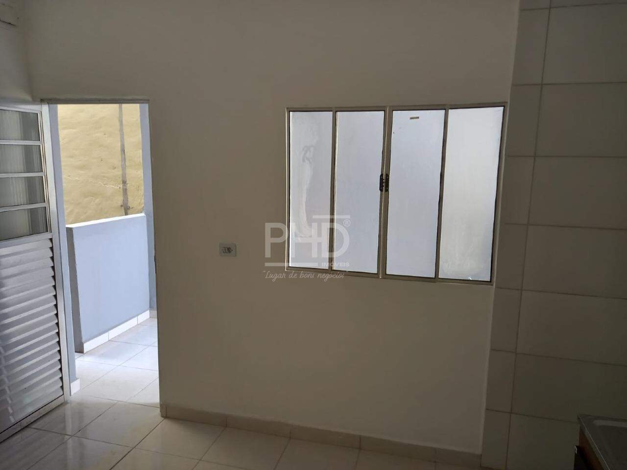 Casa à venda com 5 quartos, 212m² - Foto 4