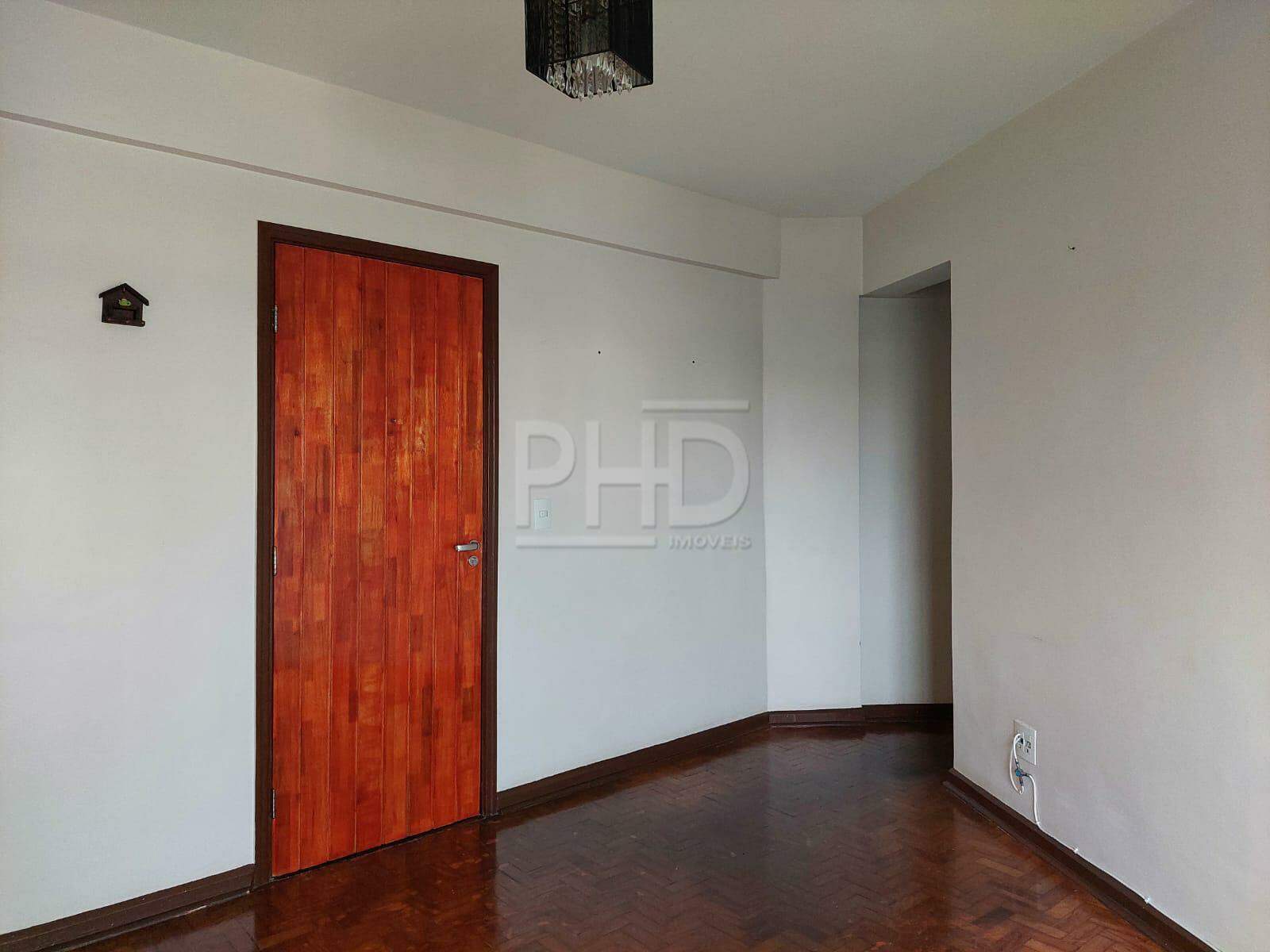 Apartamento à venda com 2 quartos, 70m² - Foto 4