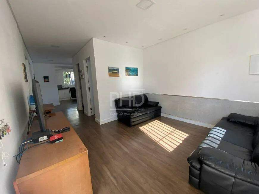 Casa à venda com 4 quartos, 250m² - Foto 2