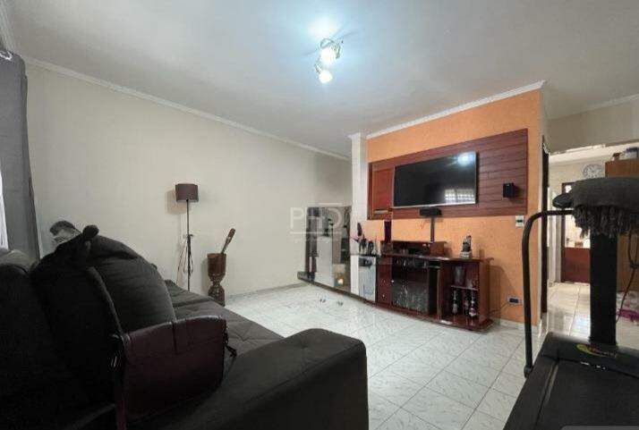 Sobrado à venda com 3 quartos, 210m² - Foto 1