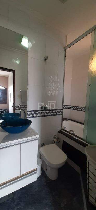 Sobrado à venda com 3 quartos, 250m² - Foto 25