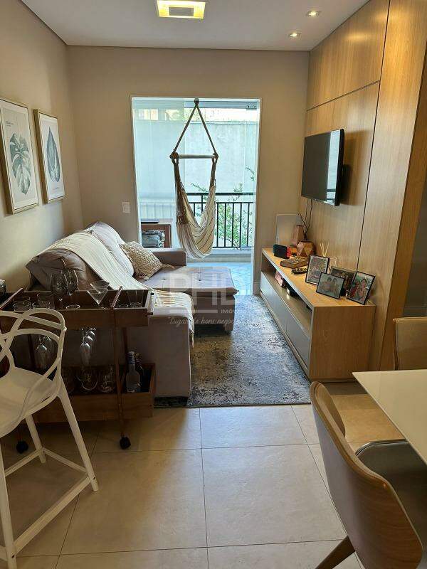 Apartamento à venda com 3 quartos, 77m² - Foto 2